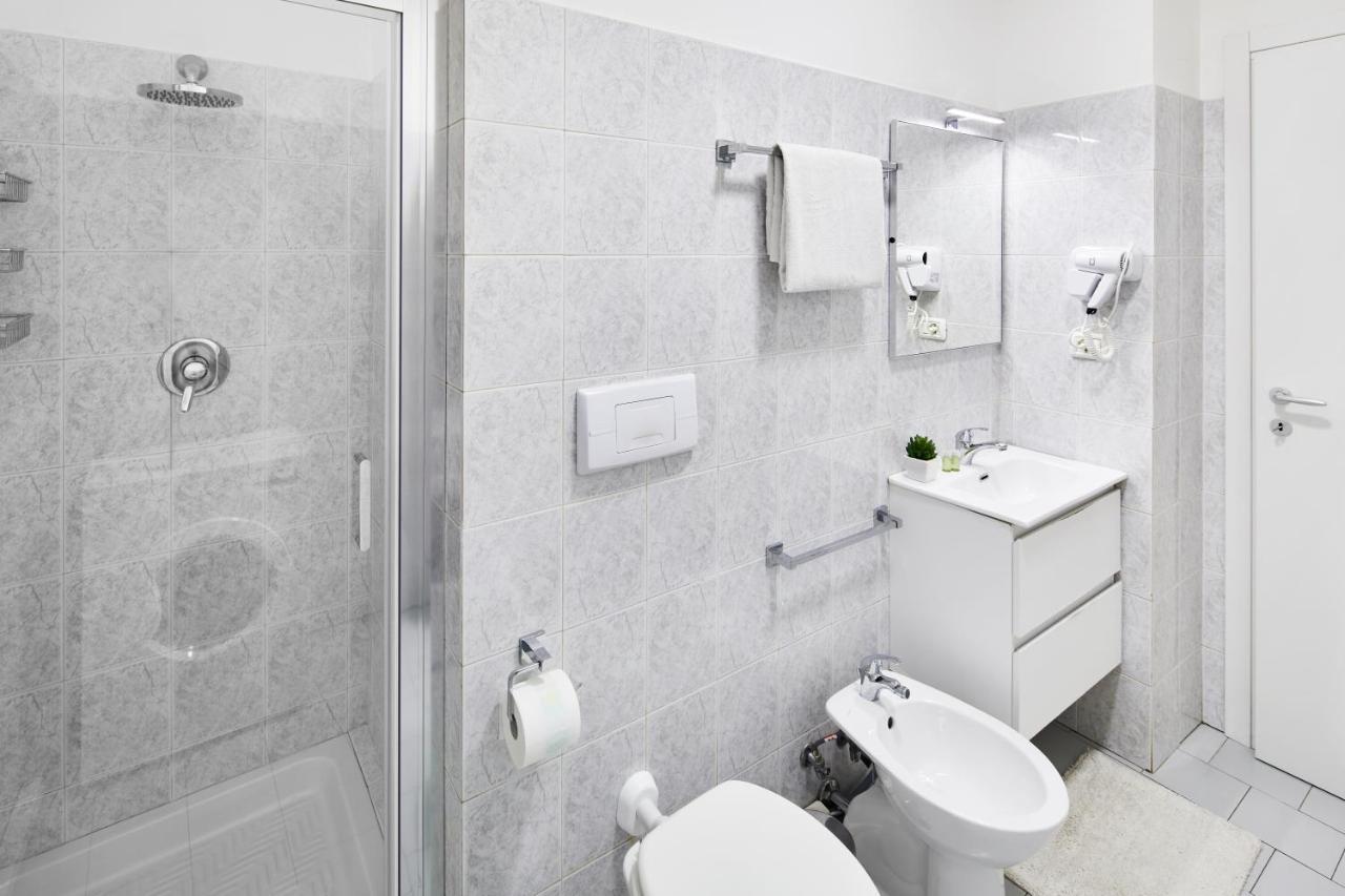 House Naviglio Quattro Apartment Милано Екстериор снимка