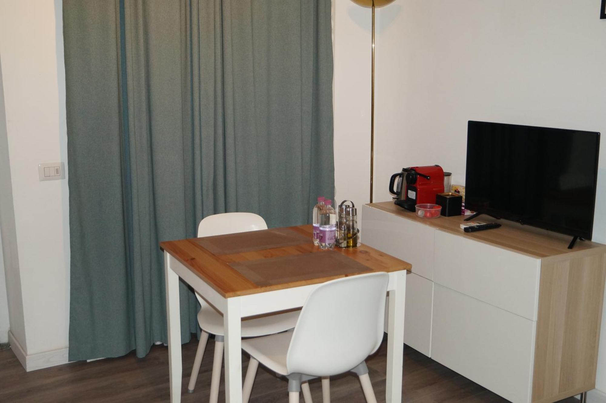 House Naviglio Quattro Apartment Милано Екстериор снимка